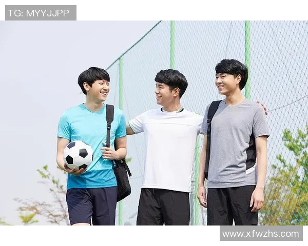 足球明星携便携包出行展现时尚与运动完美结合的生活方式 足球明星携便携包出行展现时尚与运动完美结合的生活方式