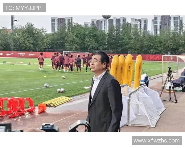 足球明星突发健康危机令人震惊球迷们纷纷表达关心与祝福 足球明星突发健康危机令人震惊球迷们纷纷表达关心与祝福